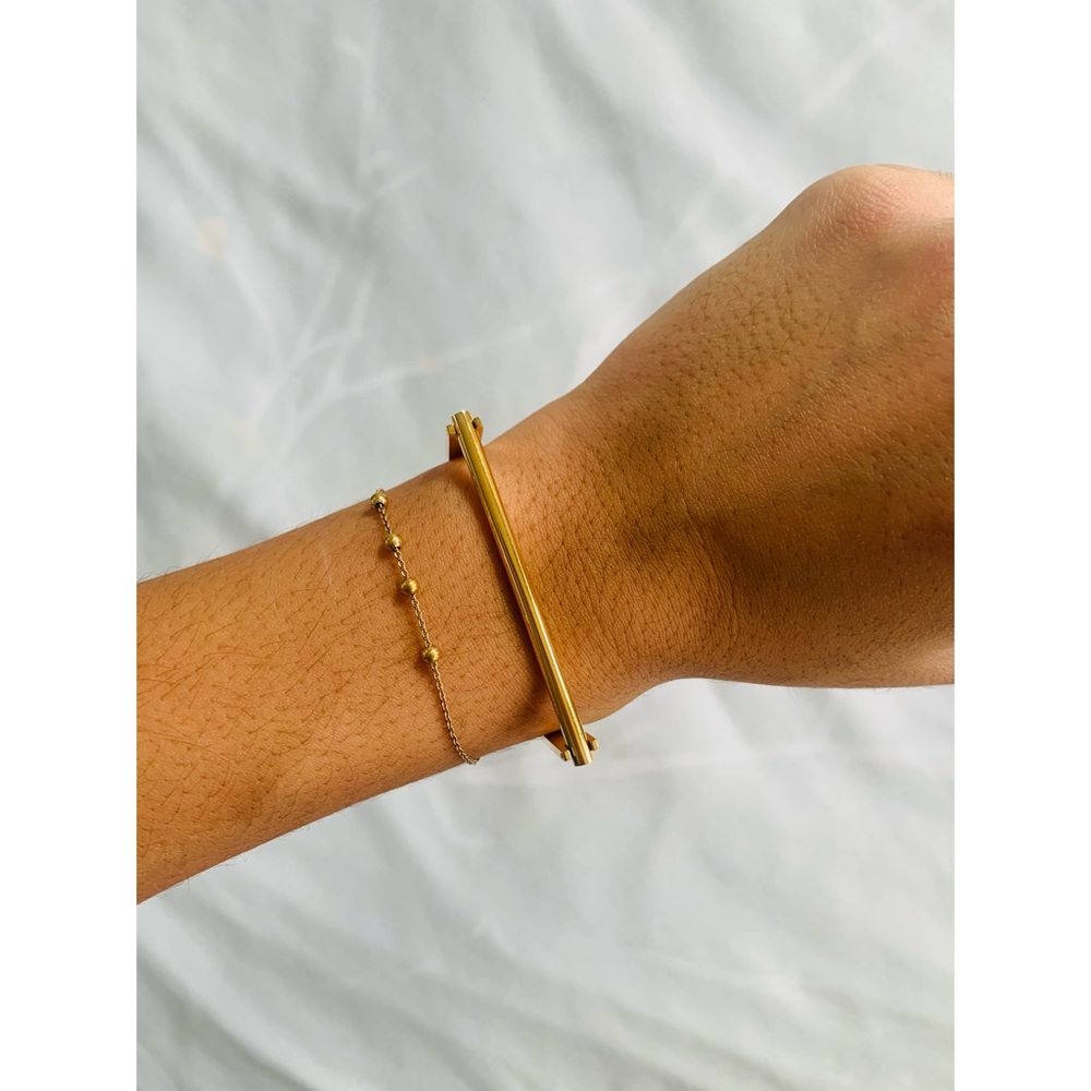 Wanderlust + Co Bar Gold Bangle
